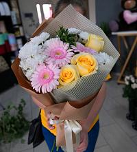 Букет цветов из:  Герберы, Розы и Хризантемы в Кошки Самарская область