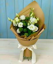 Букет цветов из:  Хризантемы и Лизиантусы в Кошки Самарская область