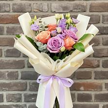 Букет цветов из:  Лизиантусы и Розы в Кошки Самарская область