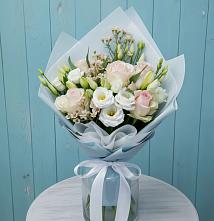 Букет цветов из:  Розы и Лизиантусы в Кошки Самарская область