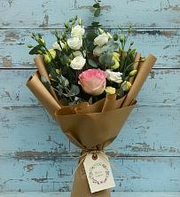 Букет цветов из:  Розы и Лизиантусы в Кошки Самарская область